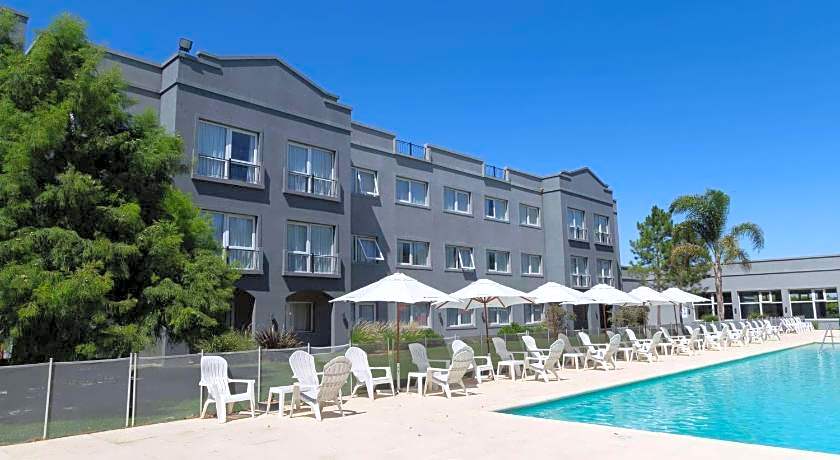 Howard Johnson Funes