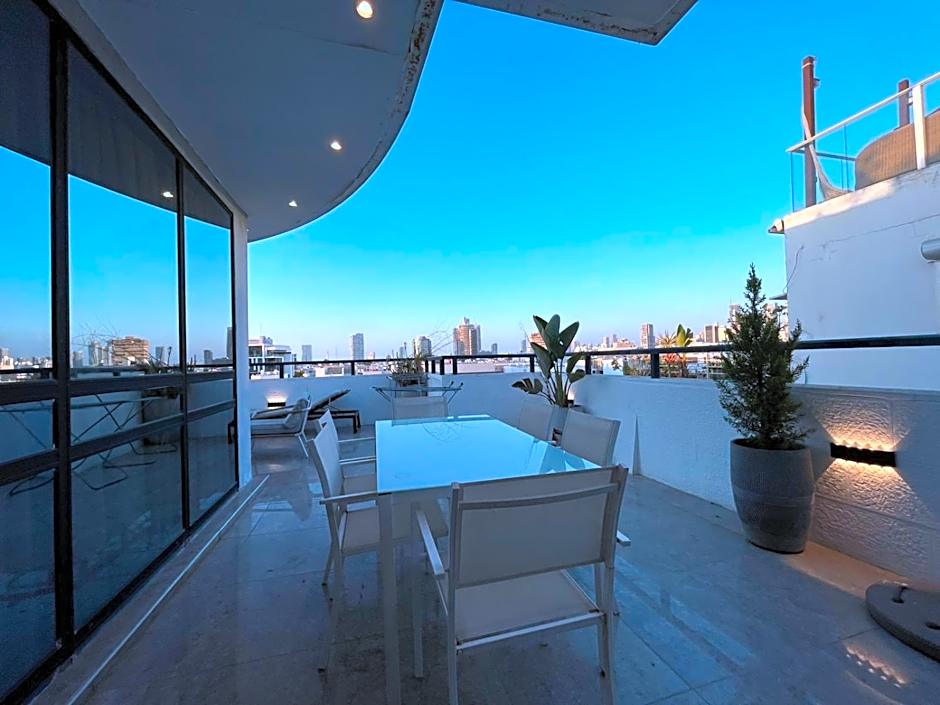 3Bedroom Suite 10 with Balcony and shelter