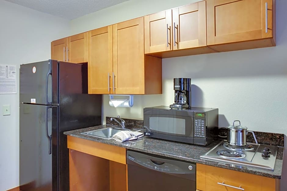 Candlewood Suites Richmond Airport Hotel By IHG