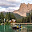 Emerald Lake Lodge