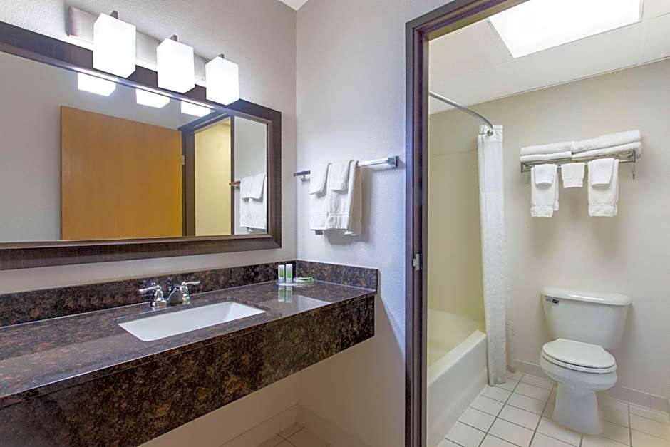 AmericInn by Wyndham Eau Claire