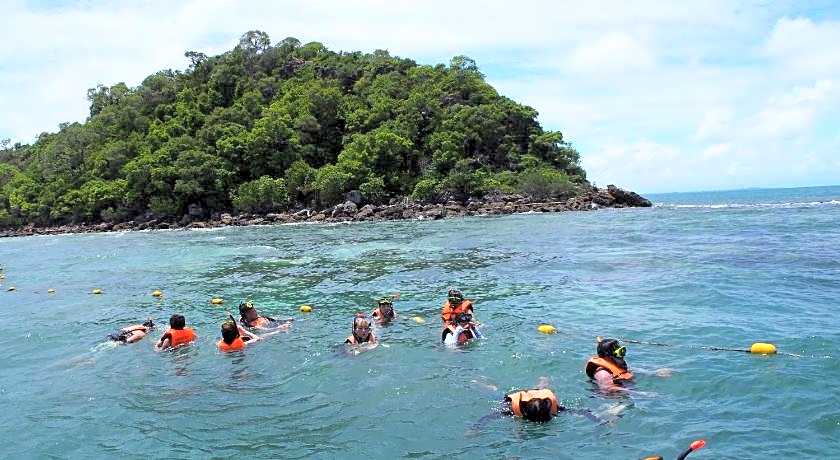 Runa Group House Samed 