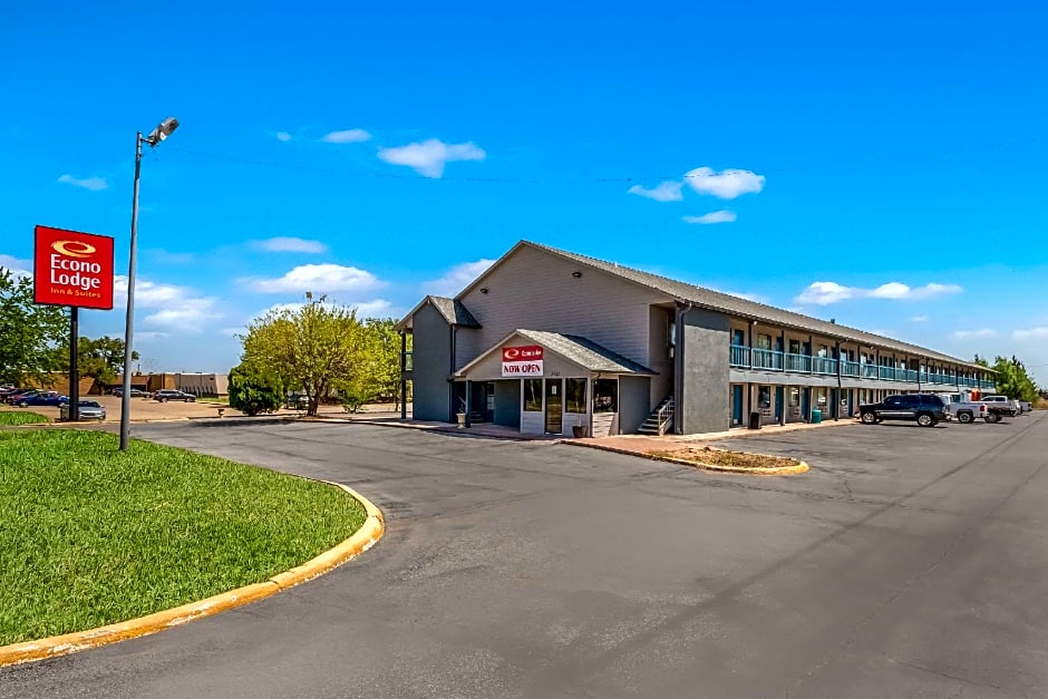 Econo Lodge Inn & Suites