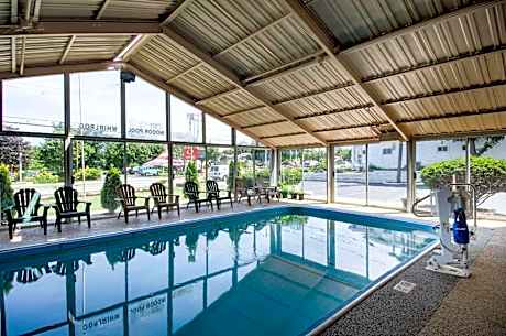 Econo Lodge West Yarmouth on Cape Cod