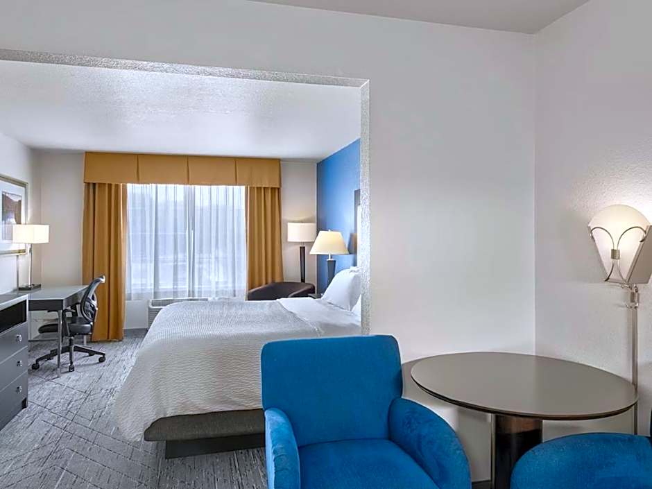 Holiday Inn Express & Suites New Buffalo, MI By IHG