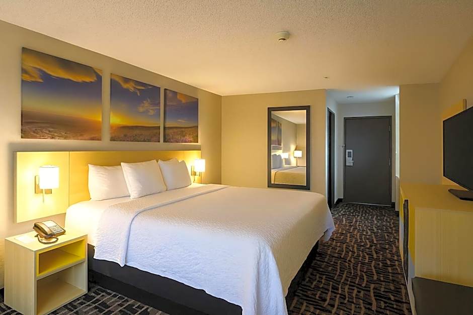 Days Inn by Wyndham Jackson