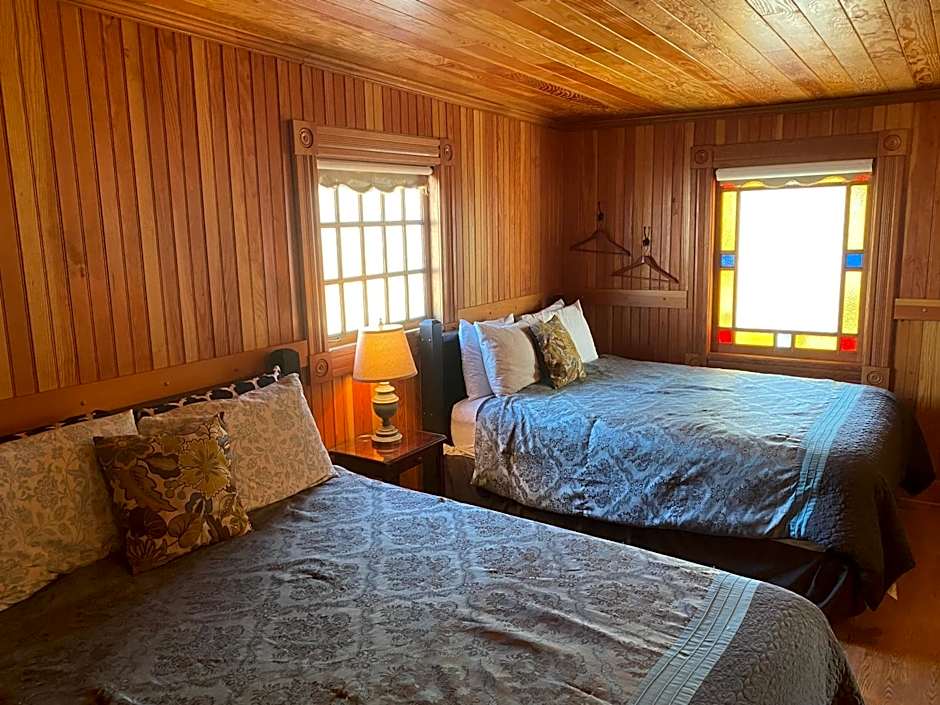 Whistling Winds Motel