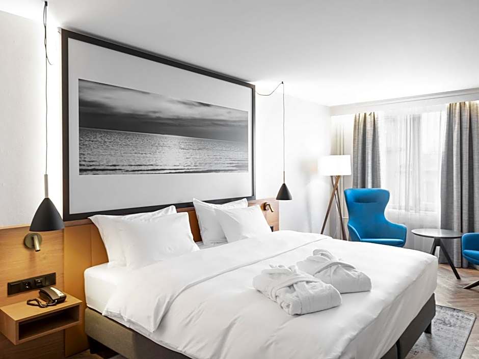 MERCURE KLAIPEDA CITY HOTEL, Meetings, Events, Restaurant & Bar - Accor Group, Pet Stay FREE