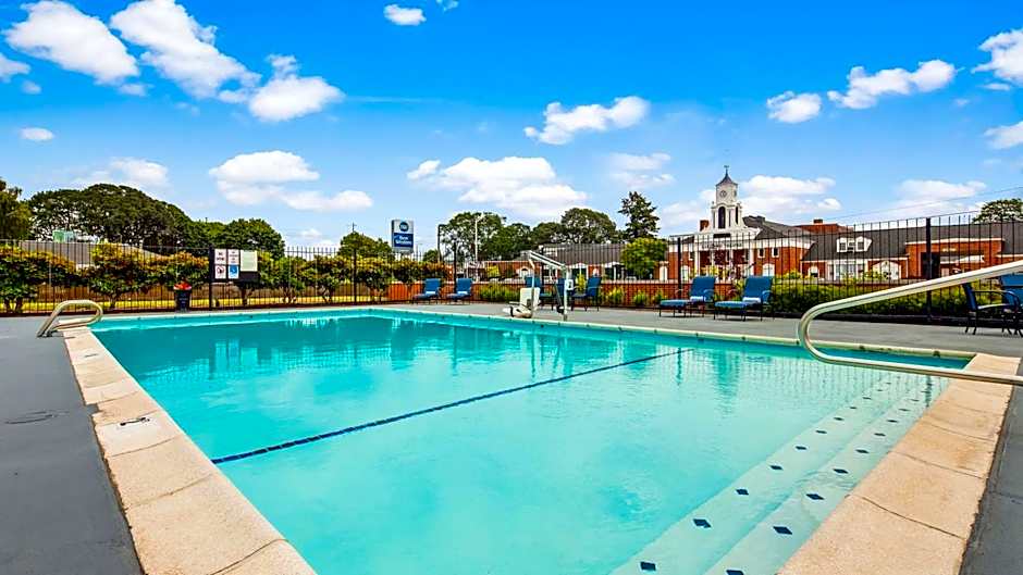 Best Western Lakewood Motor Inn