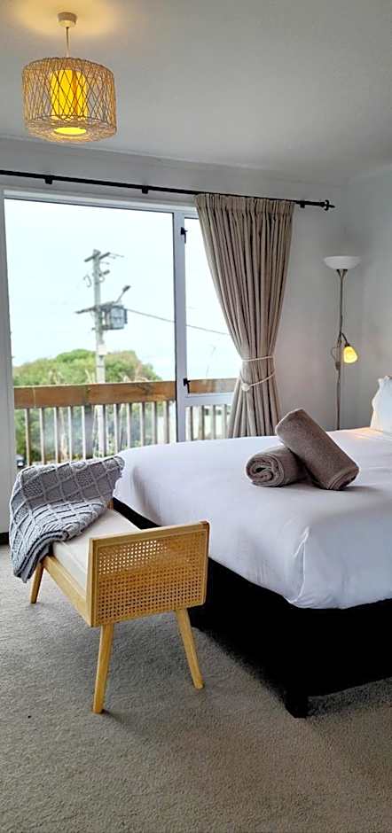Kaka Point Spa Accommodation - Catlins