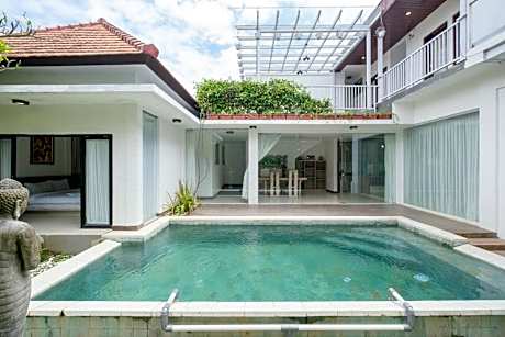 Puri Gading Villa Jimbaran by The Lavana (5 Bedroom Villa)