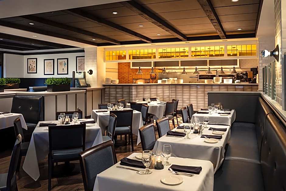 The Four Points by Sheraton Norwood Conference Center