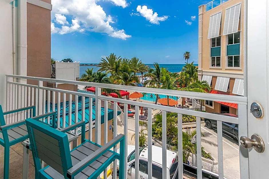 Winter the Dolphin's Beach Club, Ascend Hotel Collection