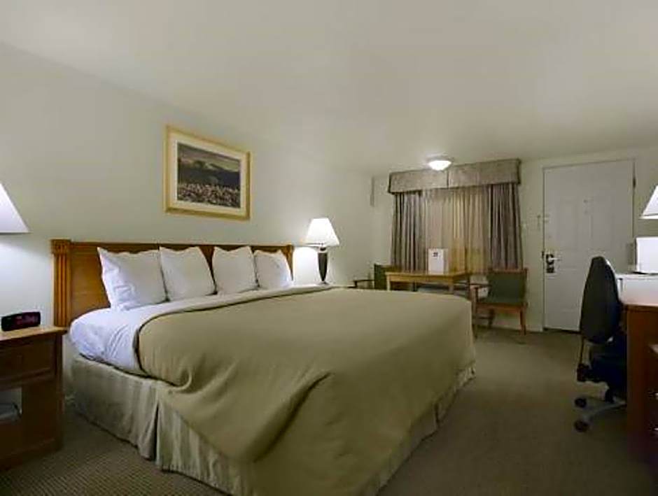 Photo 1 of 5 of 1 King Bed