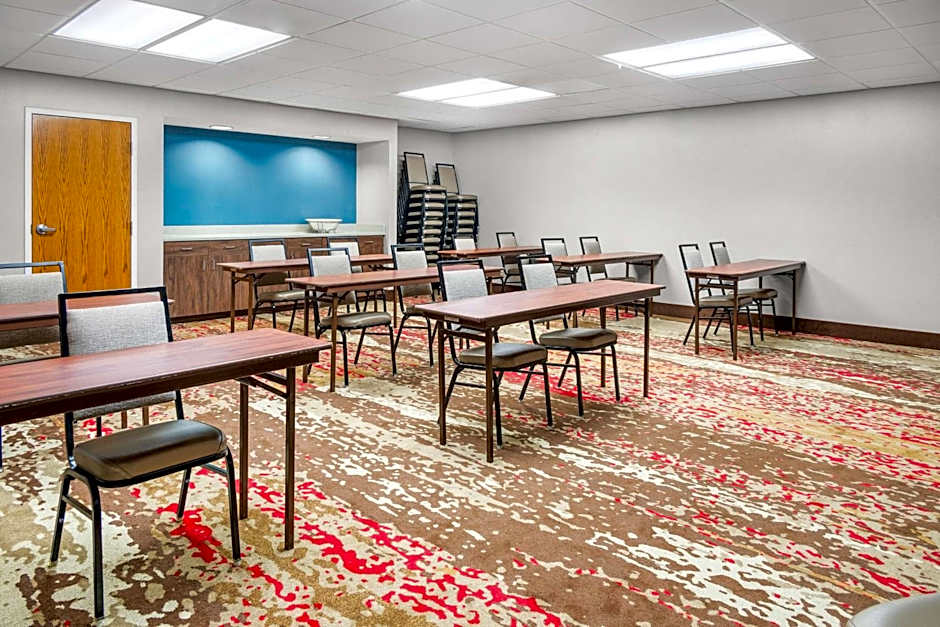 Hampton Inn By Hilton Grand Rapids-North