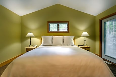 Disciple's Ridge Two Bedroom with Loft Non-Slopeside Condominium