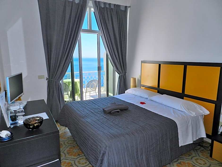 Photo 1 of 8 of Standard, Sea View