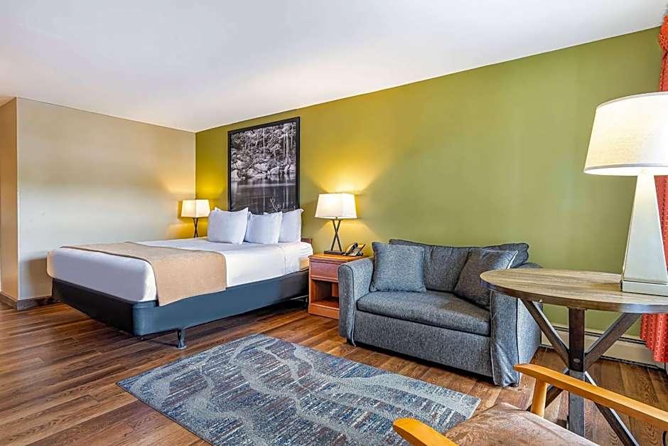 Super 8 by Wyndham Lake George/Downtown