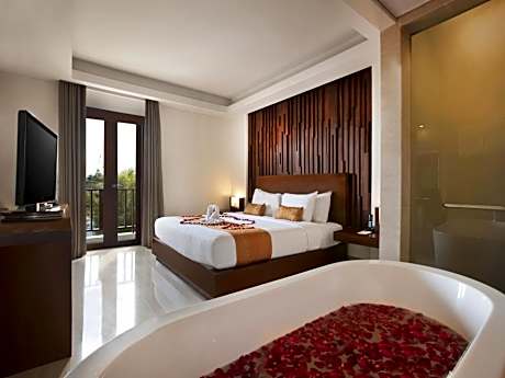 Honeymoon King Suite