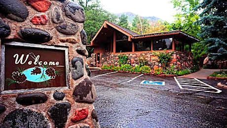 Junipine Resort