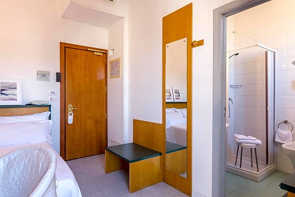 Photo 1 of 4 of 1 Bed
