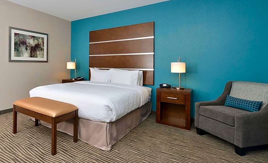 Hampton Inn By Hilton & Suites Des Moines Downtown