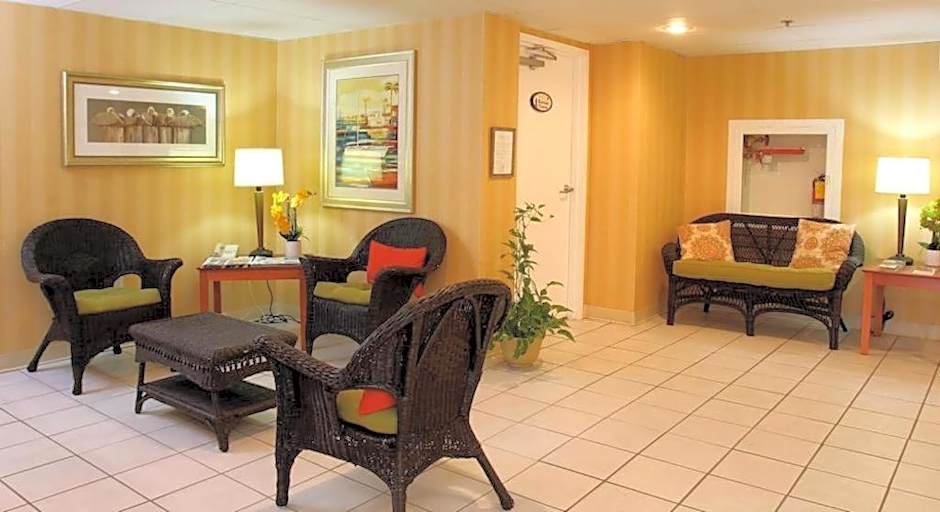 Chart House Suites and Marina