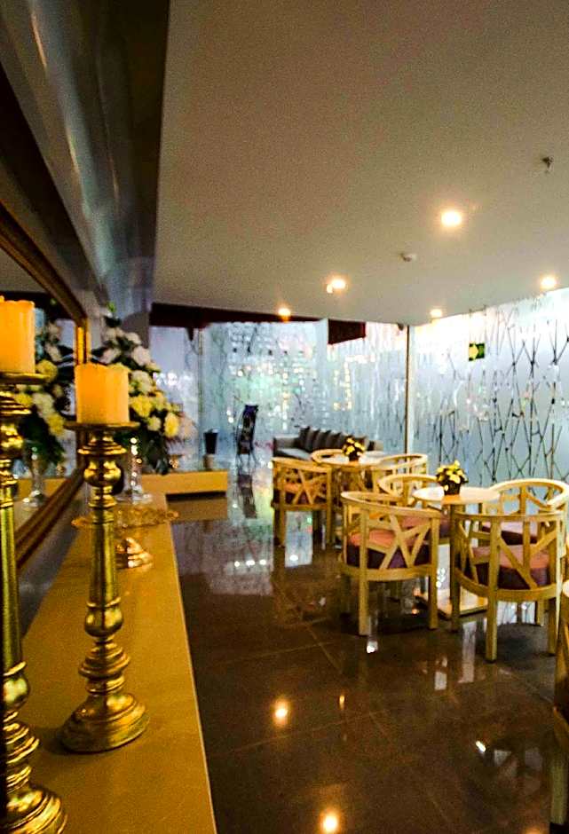 LUMA PLAZA HOTEL