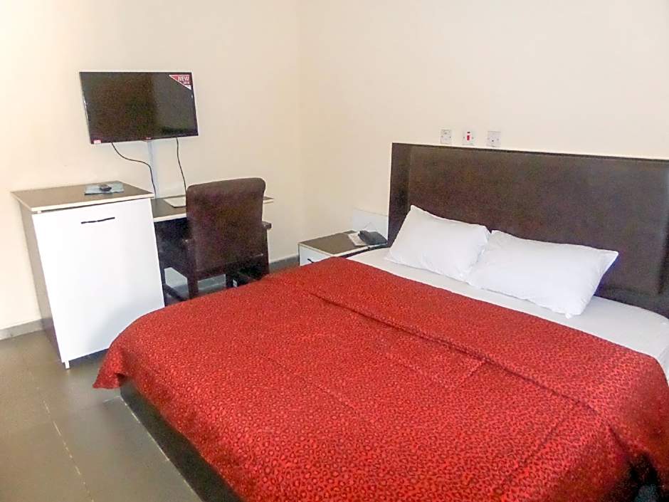 Photo 1 of 9 of Double Room