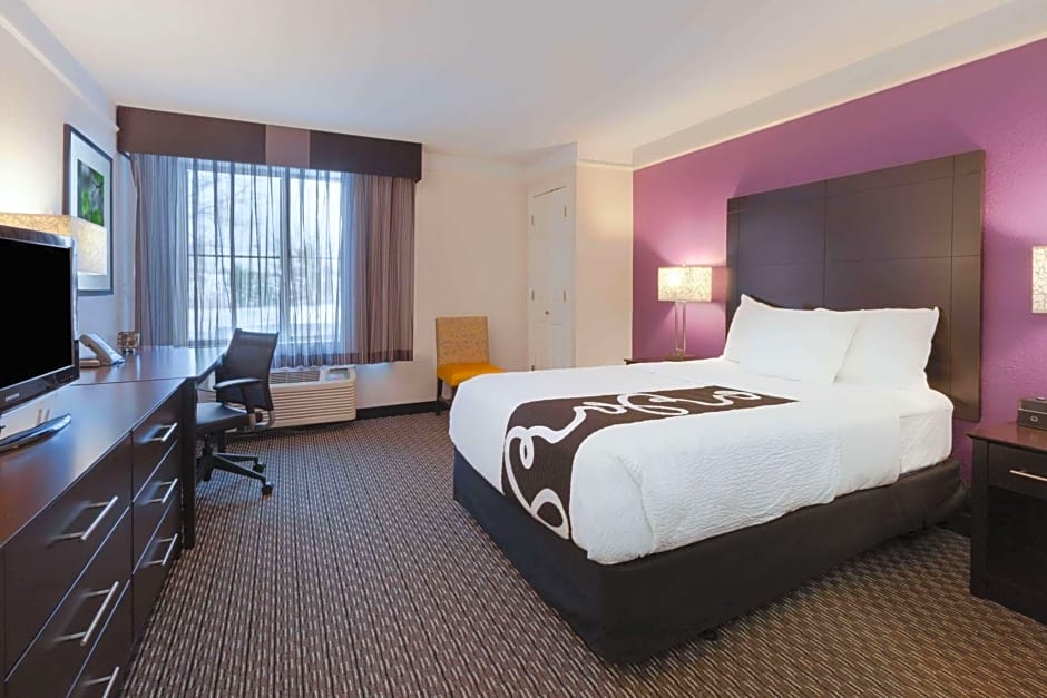 La Quinta Inn & Suites by Wyndham Detroit Utica