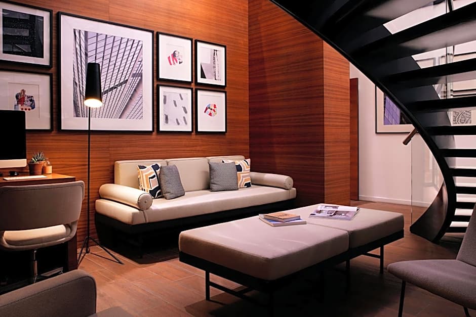 Renaissance by Marriott Paris Republique Hotel