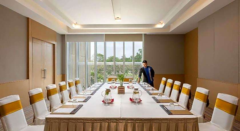 Novotel Yangon Max