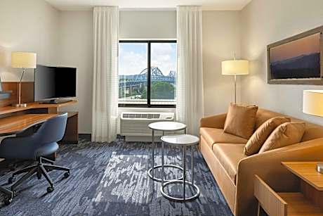King Suite with Bathtub and Sofa Bed - Mobility Access/Hearing Accessible