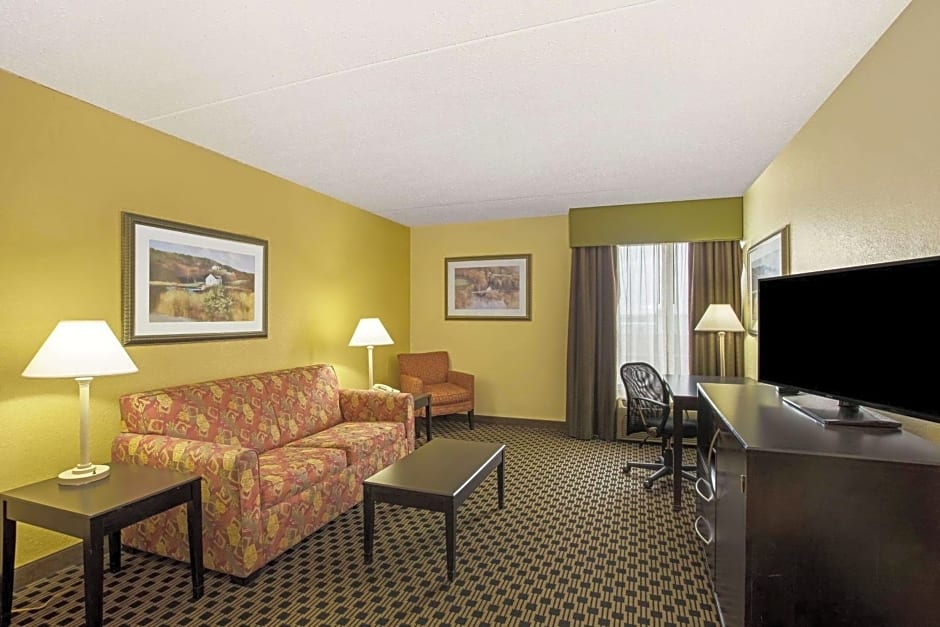 La Quinta Inn & Suites by Wyndham Salina