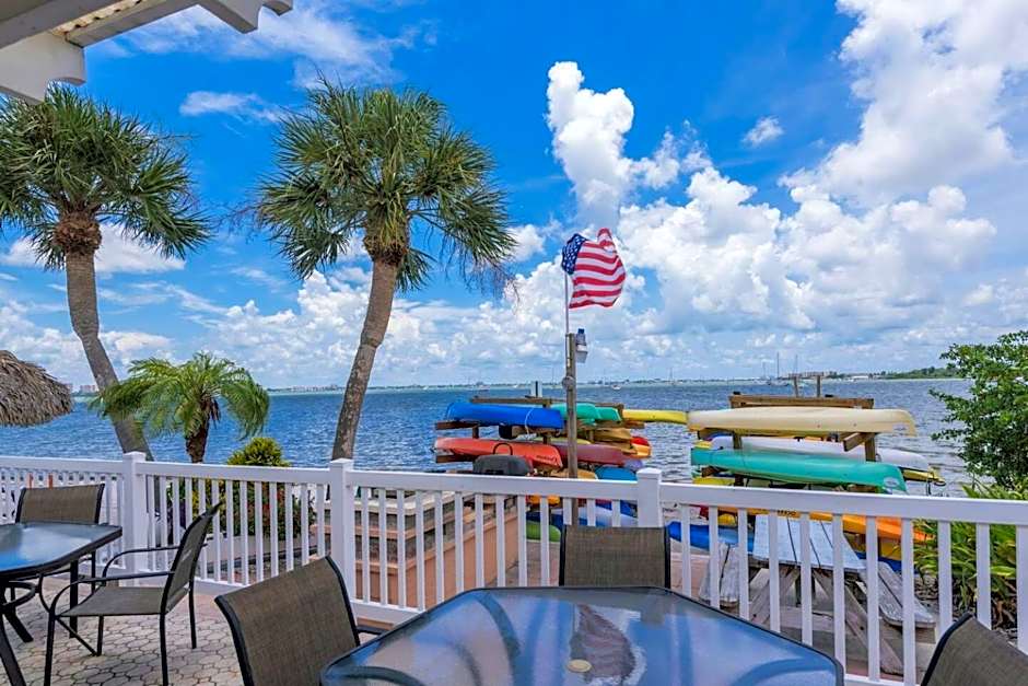 Relaxing Spacious Coastal 3bd Gulfport Paradise