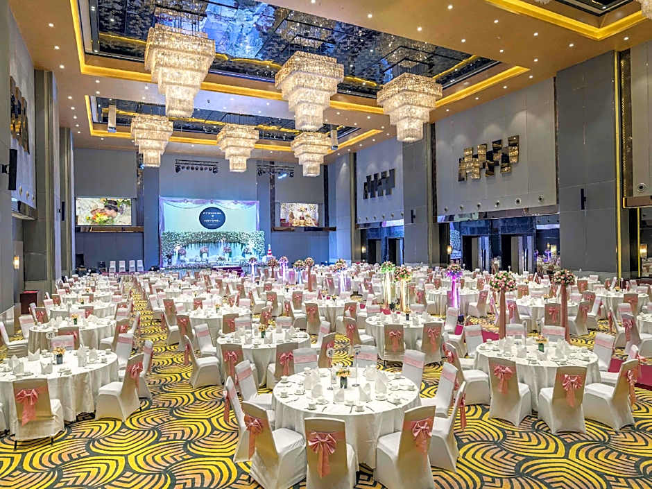 Novotel Yangon Max