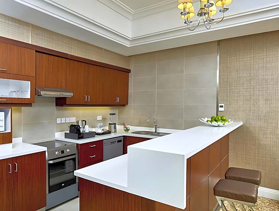 Best Plaza West Bay Hotel