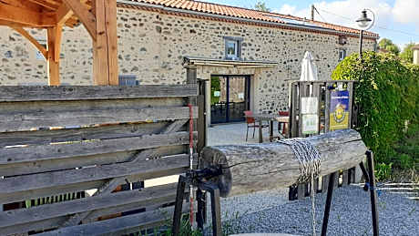 LES GALAINES