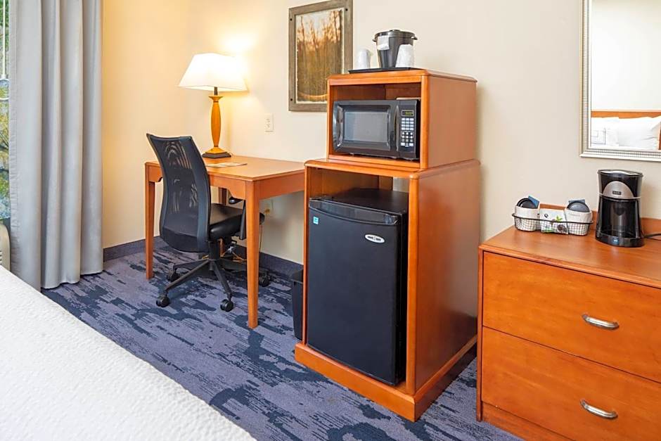 Fairfield Inn & Suites by Marriott South Boston