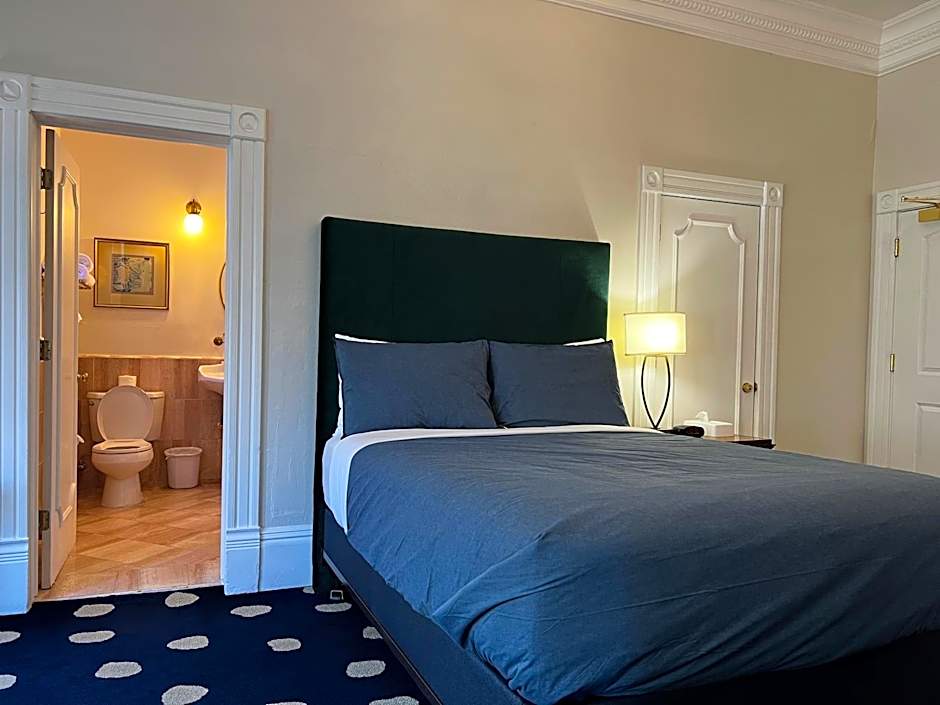 Sterling Hotel