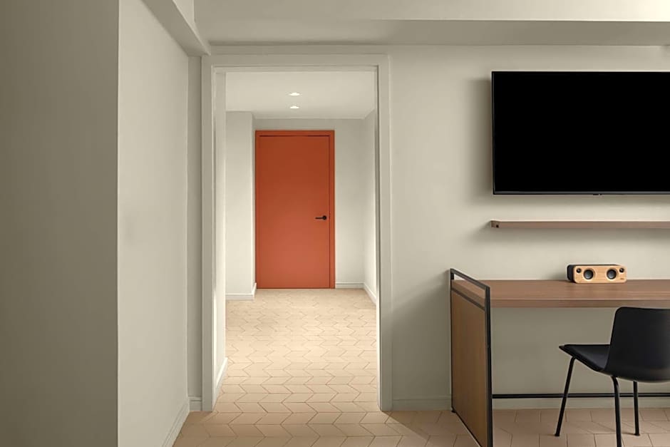 Rok Hotel Kingston Tapestry Collection By Hilton