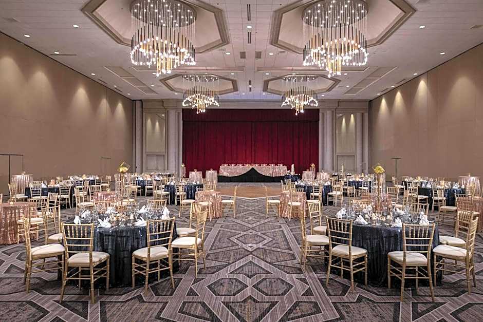 Renaissance by Marriott Dallas Addison Hotel