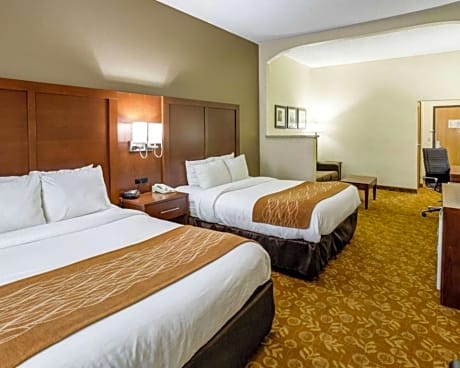 Queen Suite with Two Queen Beds - Non Smoking