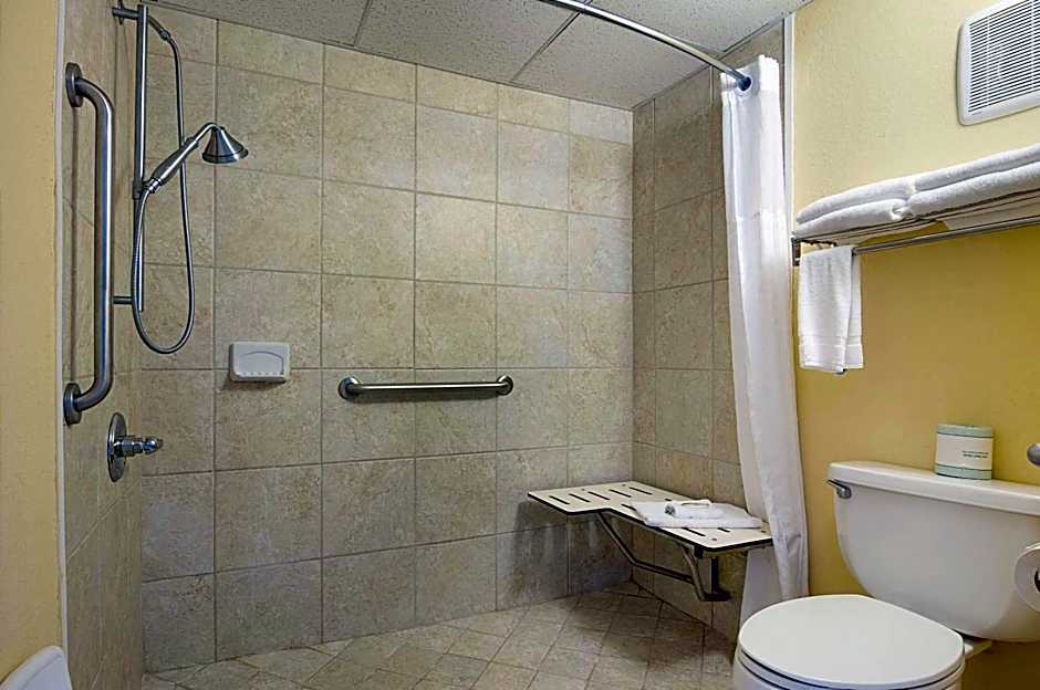 Quality Inn Calhoun North I-75