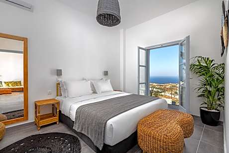 Executive Suite with Sea View and Jetted Tub