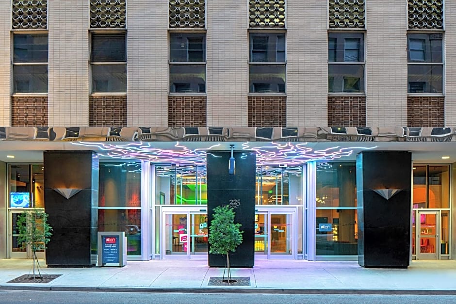 Aloft New Orleans Downtown