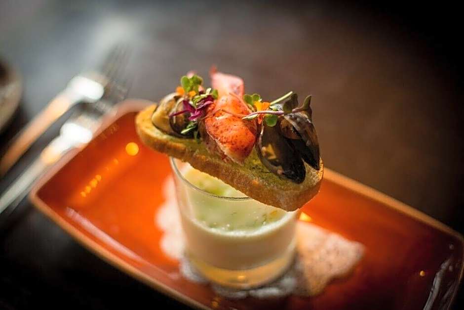 Storm Mountain Lodge Cabins Dining