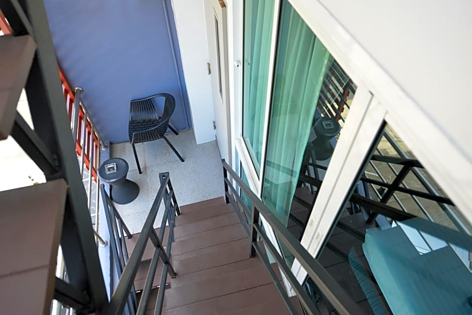 The River Scene Hotel