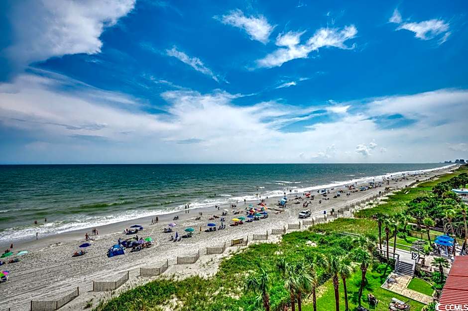 Newly Renovated Privately owned OF condo on 6th floor Ocean Reef w-heated pools, lazy river, hot tubs & restaurants