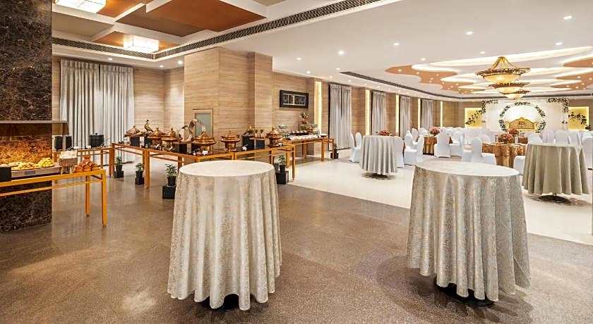 Nidhivan Sarovar Portico